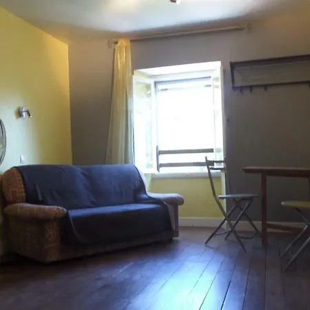 La Maison Aux Volets Verts Bed & Breakfast Saucede